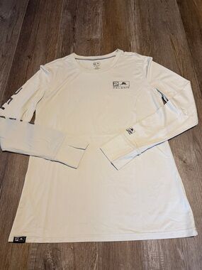 Pelagic Aquatek long-sleeve performance fishing shirt with sun protection. NWOT